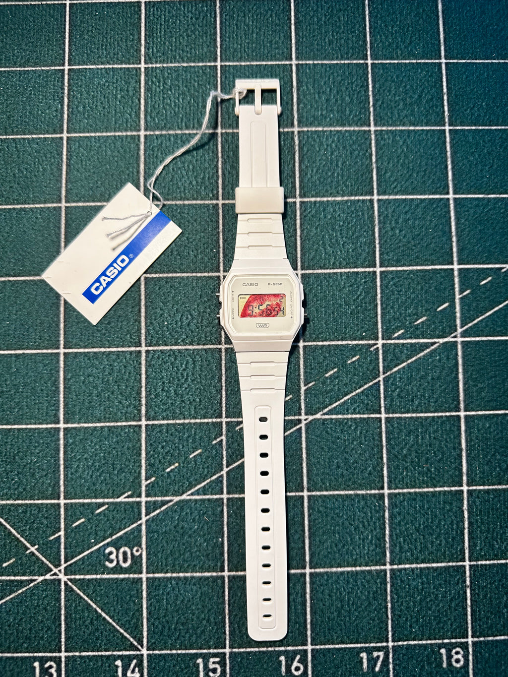 Casio F-91W Kiss Kiss